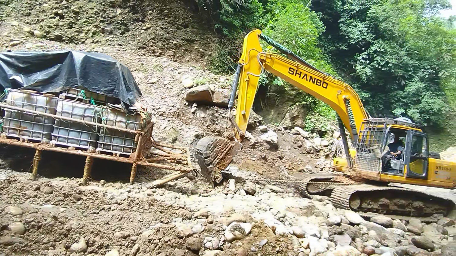 Excavateur à chenilles SH240-8