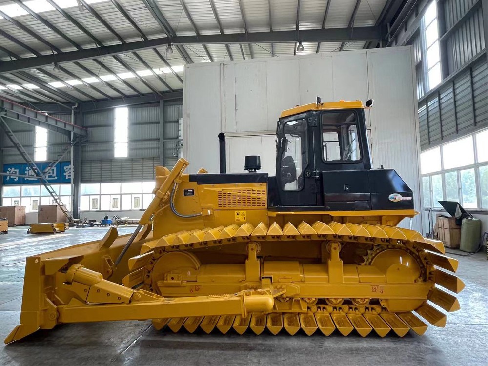 Bulldozer à chenilles de 180 chevaux, modèle puissant et lourdement chargé pour les travaux de const